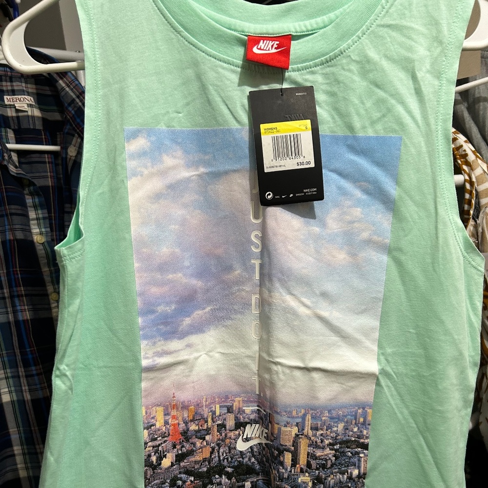 NEW Nike Tank